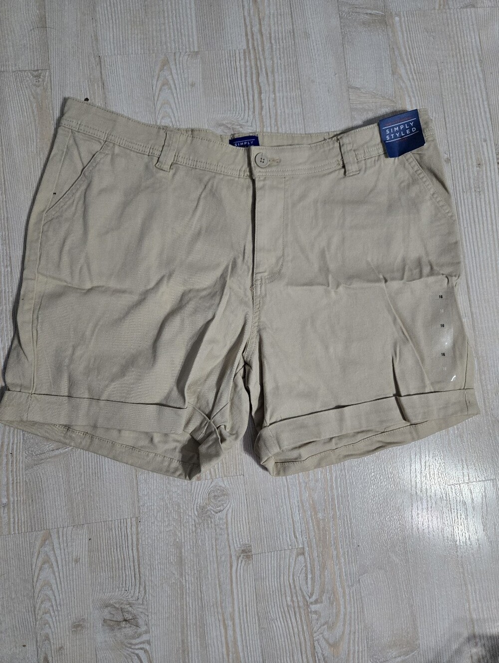 Simply Styled Size 16 Womens Shorts